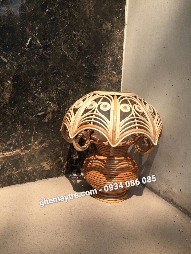 
								Đèn để bàn BV787