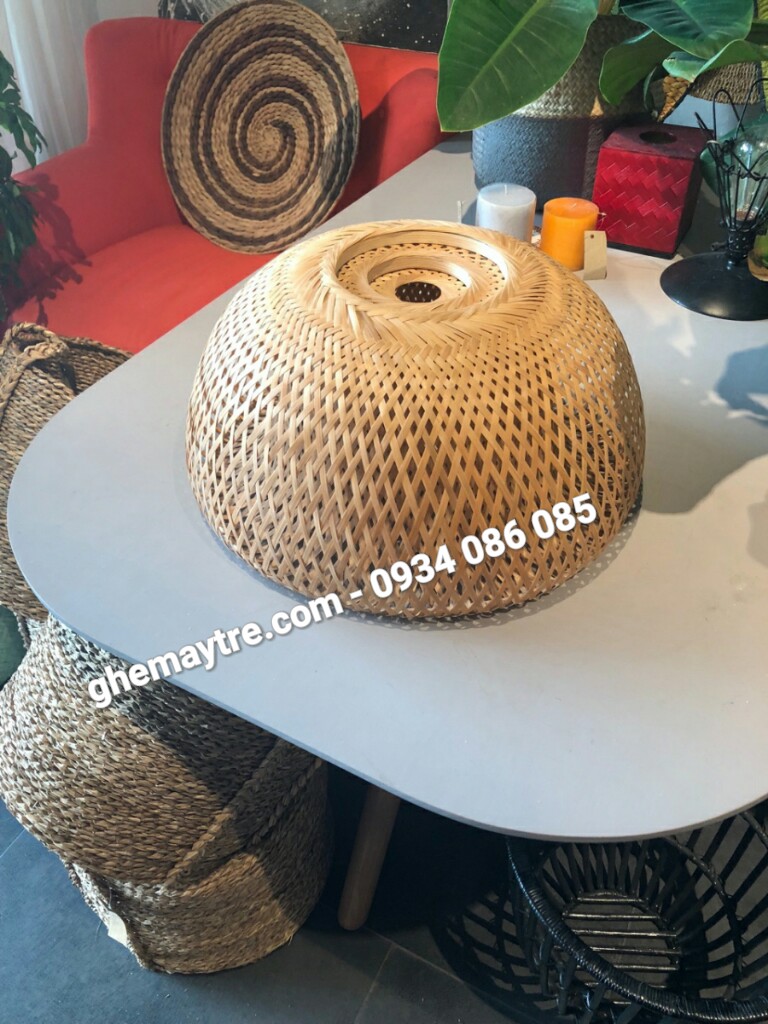 
								Đèn mây tre BV683